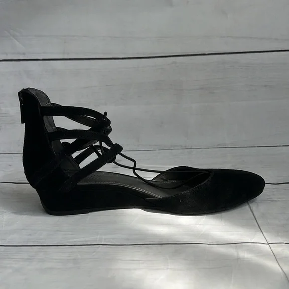 Reaction Kenneth Cole Black Heel With String Suede US 6.5 Med - Picture 4 of 10